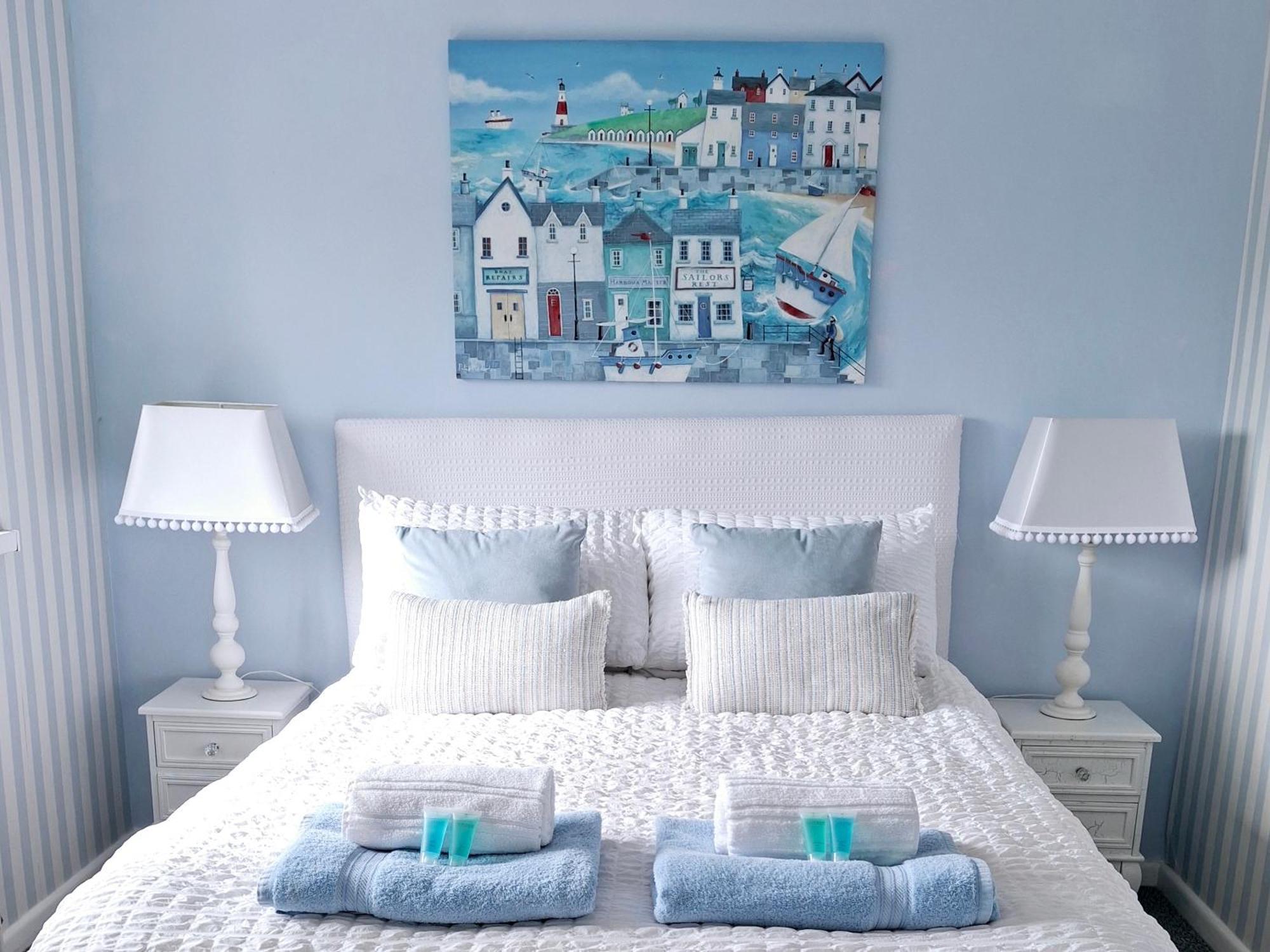 Home From Home Guest House 로치퍼드 외부 사진